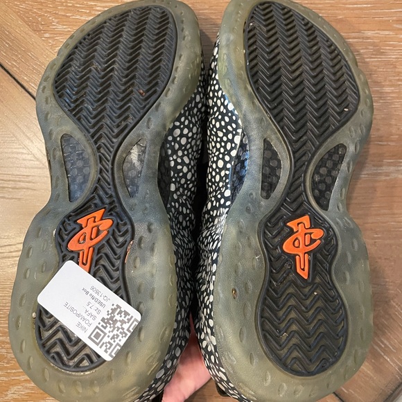 Nike Foamposite Safari, size 7.5M - 9W, no box -$600 on stockX - Picture 2 of 7